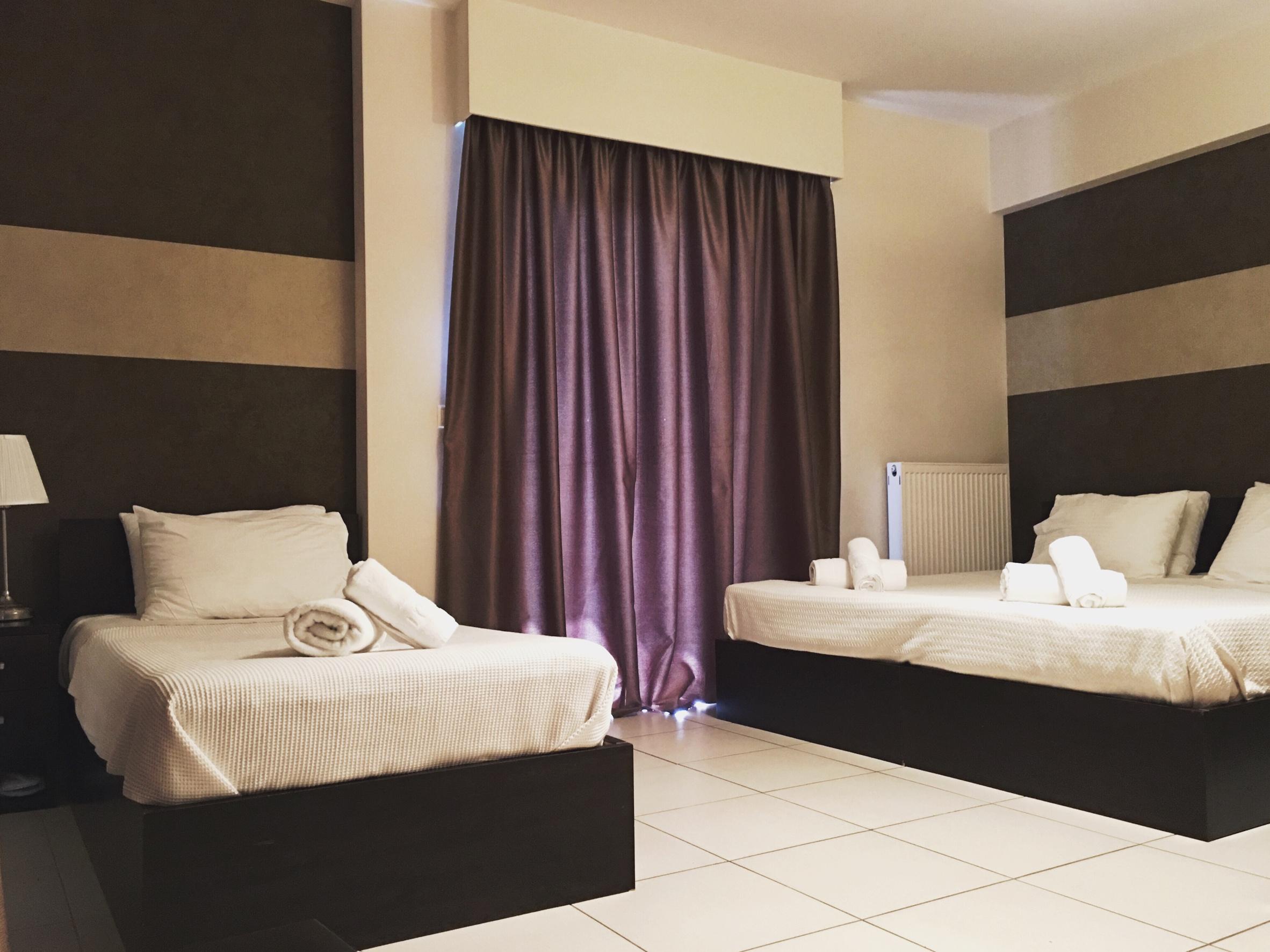 Aparthotel Mc Queen & 3*