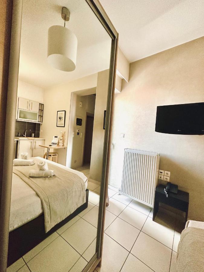 Aparthotel Mc Queen & 3*