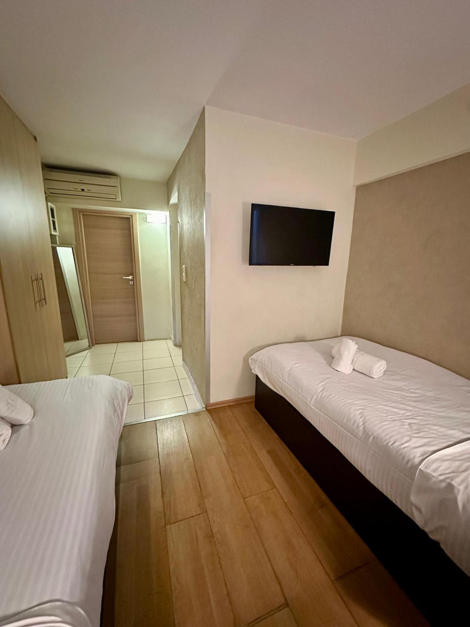 Aparthotel Mc Queen & Athens