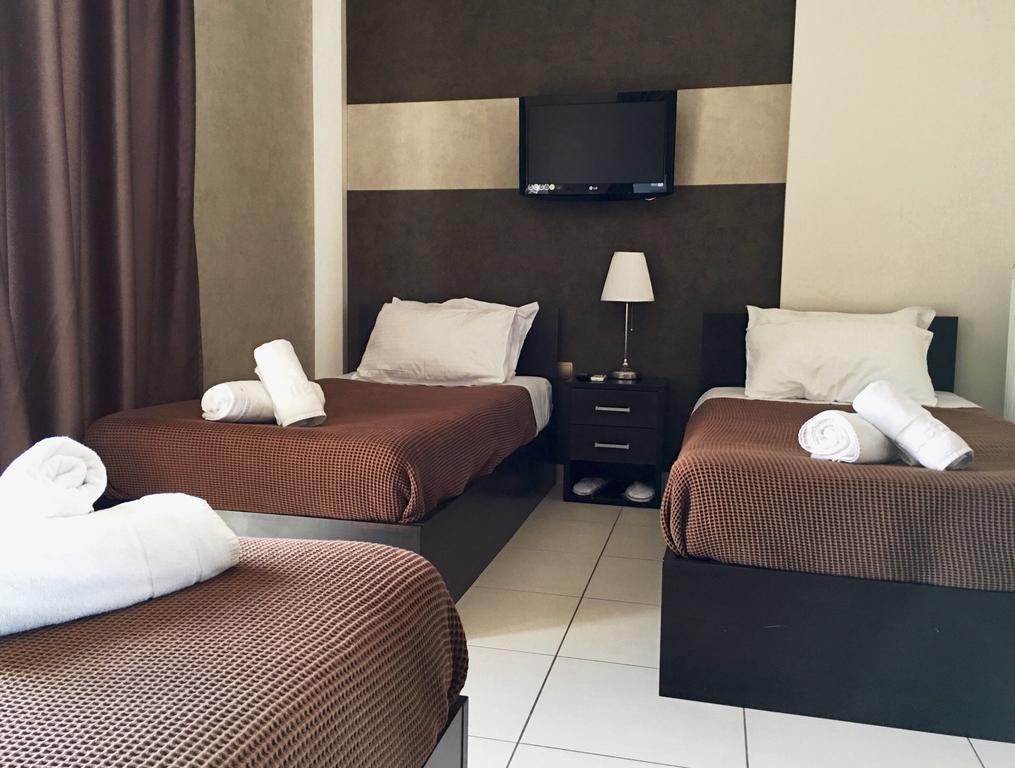 Aparthotel Mc Queen & 3*